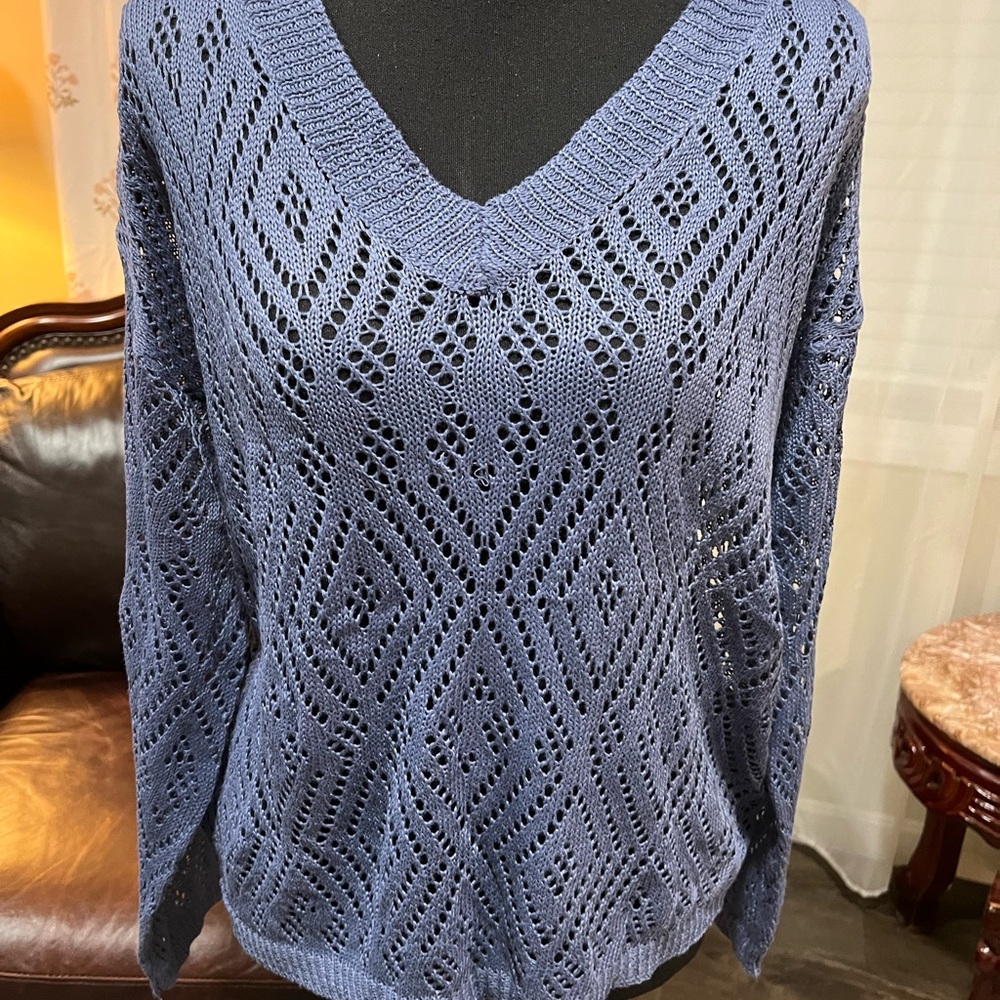 Chic Navy V-Neck Sweater